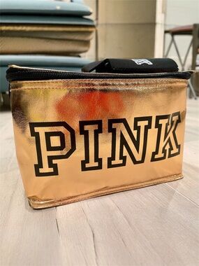 Victoria's Secret PINK Rose Gold Insulated Lunch Bag, insulated cooler beach bag